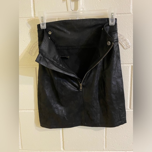 H&M goth punk faux leather high waist mini skirt - Picture 4 of 6